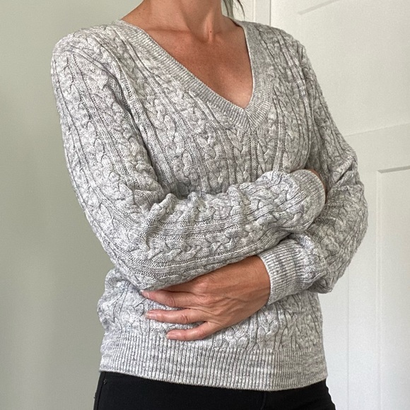 Cozy v-neck sweater - Picture 6 of 8